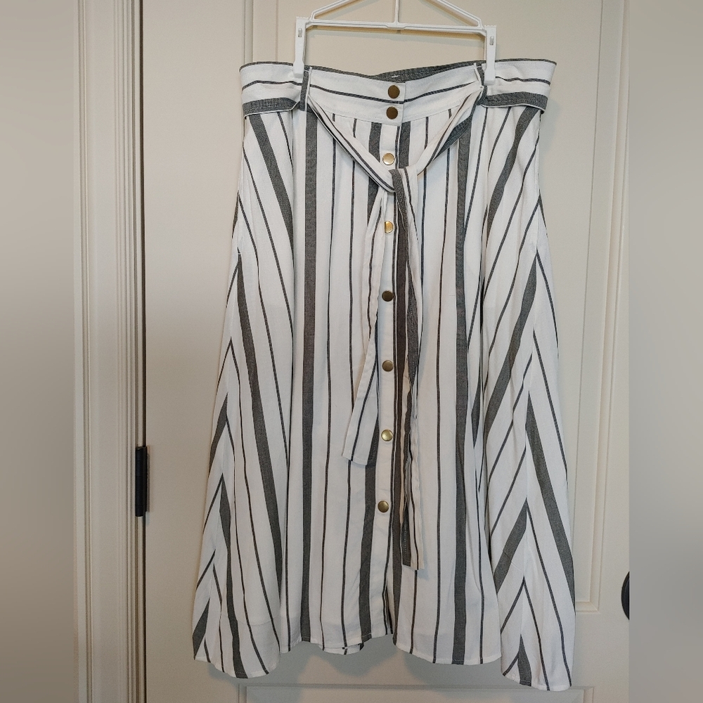 Summery, striped LOFT A-line skirt, NWOT, Size 10
